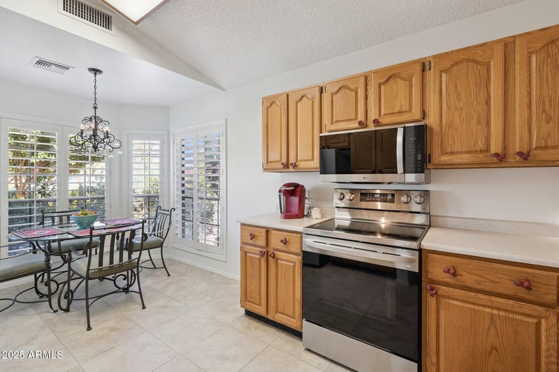 8853 Charter Oak Dr, Scottsdale, AZ 85260