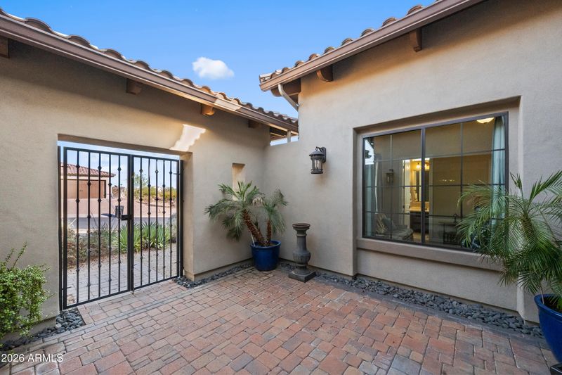 8856 E Rosedale Cir, Mesa, AZ 85207