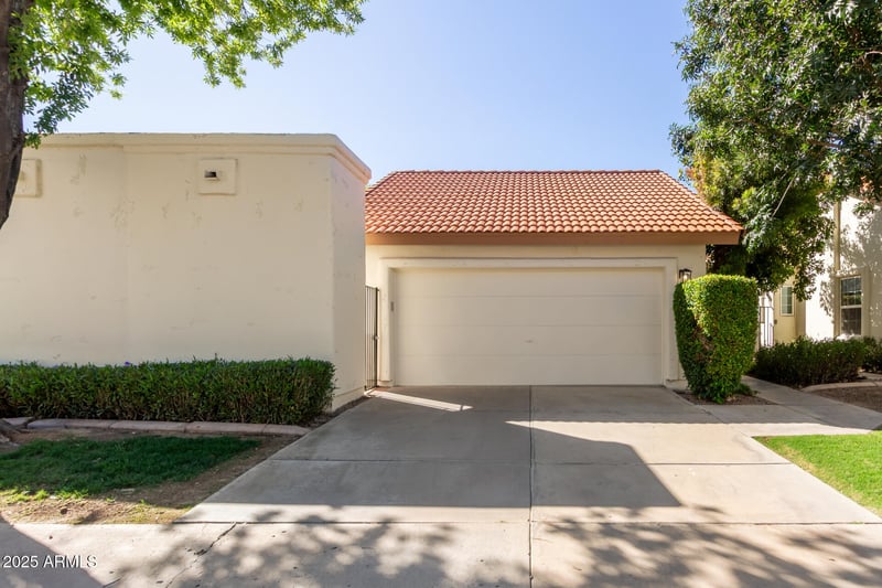 8856 Taylor Dr, Tempe, AZ 85284