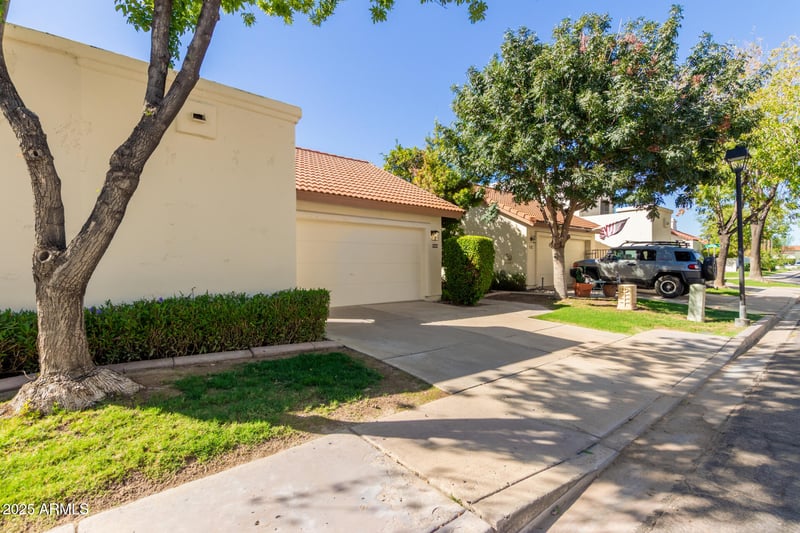 8856 Taylor Dr, Tempe, AZ 85284