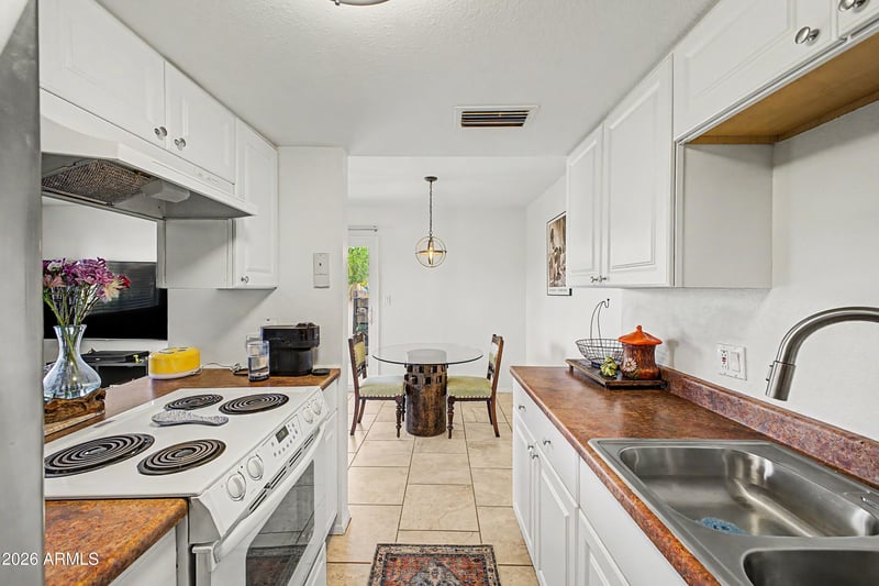 8857 N 12th Pl, Phoenix, AZ 85020
