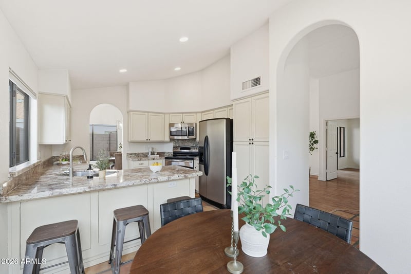 8859 Grandview Dr, Tempe, AZ 85284