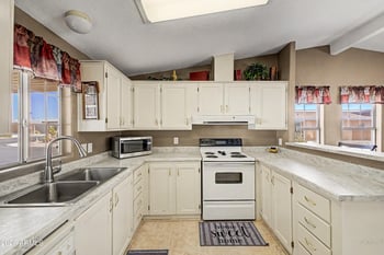 886 Eagle Dr, San Tan Valley, AZ 85140
