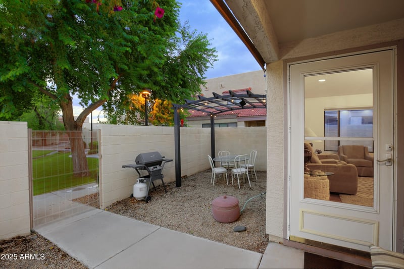 8860 47th Dr, Glendale, AZ 85302