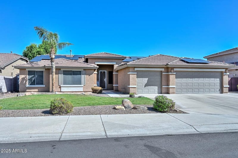 8862 Runion Dr, Peoria, AZ 85382