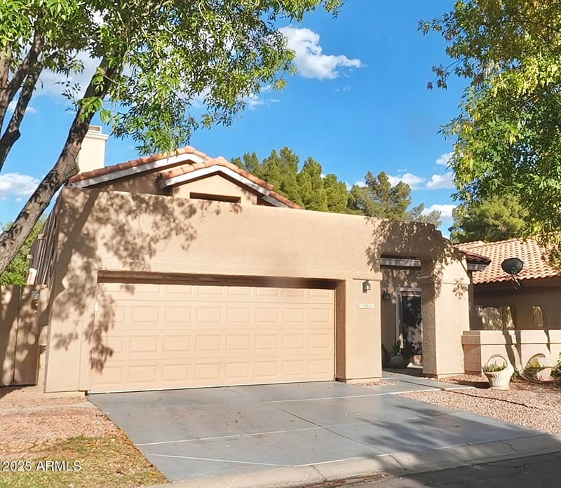 8863 Grandview Dr, Tempe, AZ 85284