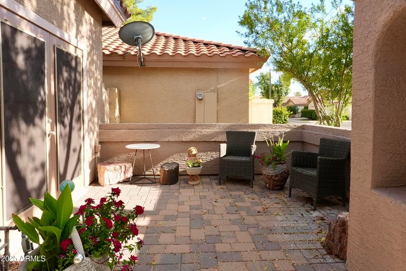 8863 Grandview Dr, Tempe, AZ 85284