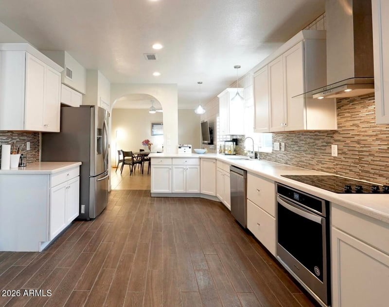 8863 Grandview Dr, Tempe, AZ 85284