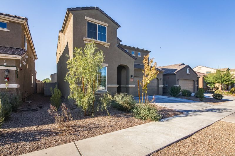8863 W Cameron Dr, Peoria, AZ 85345
