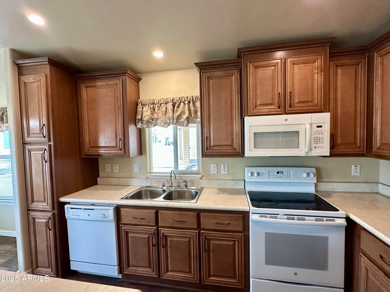 8865 Baseline Rd #336, Mesa, AZ 85209