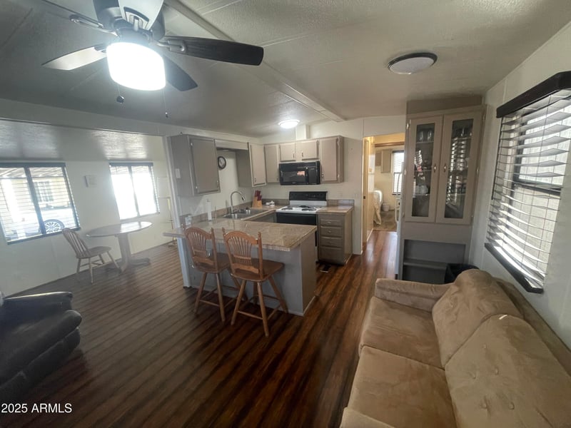 8865 Baseline Rd #405, Mesa, AZ 85209