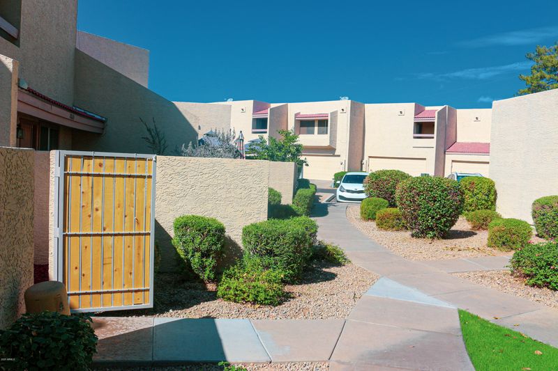8865 N 47th Ln, Glendale, AZ 85302