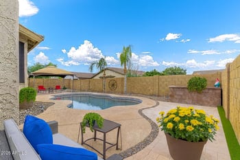 887 Hereford Dr, San Tan Valley, AZ 85143