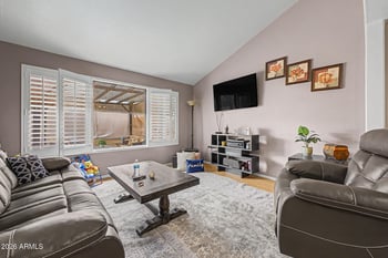 8870 N 48th Ln, Glendale, AZ 85302