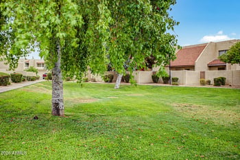 8870 48th Ln, Glendale, AZ 85302