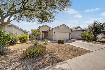 8873 71st Dr, Peoria, AZ 85345