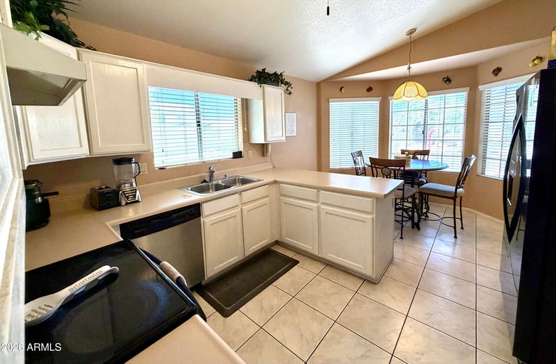 8877 W Morningside Dr, Peoria, AZ 85382