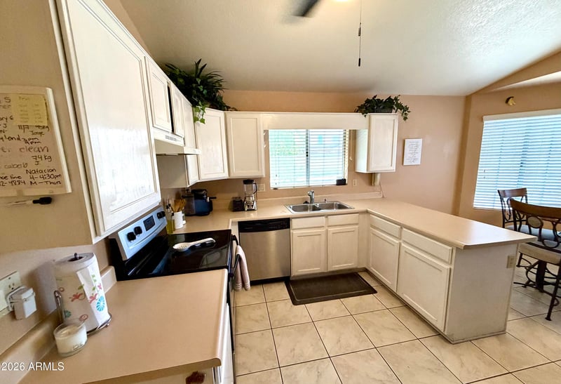 8877 W Morningside Dr, Peoria, AZ 85382
