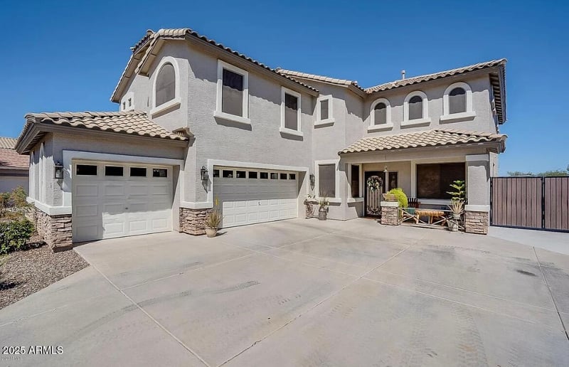 888 Holstein Trl, San Tan Valley, AZ 85143