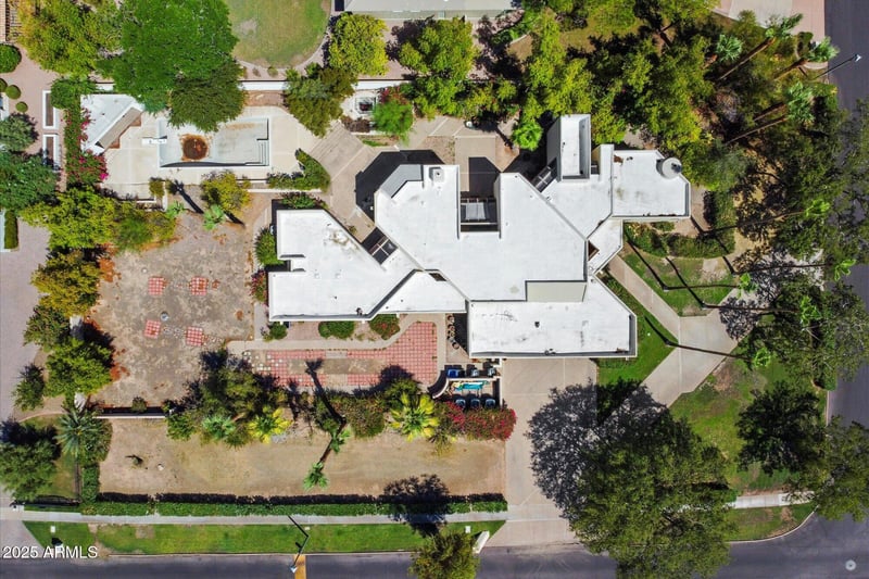 89 Biltmore Estate, Phoenix, AZ 85016