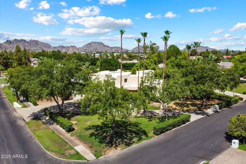 89 Biltmore Estate, Phoenix, AZ 85016