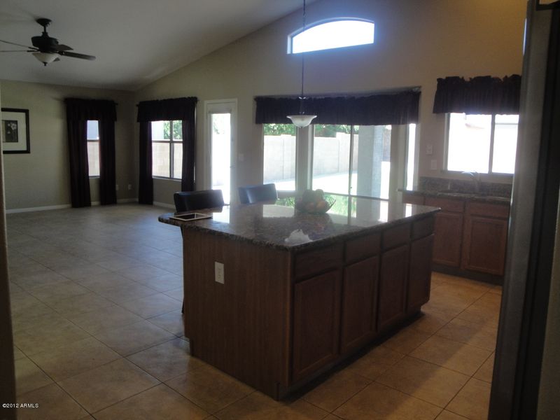 890 E Betsy Ln, Gilbert, AZ 85296