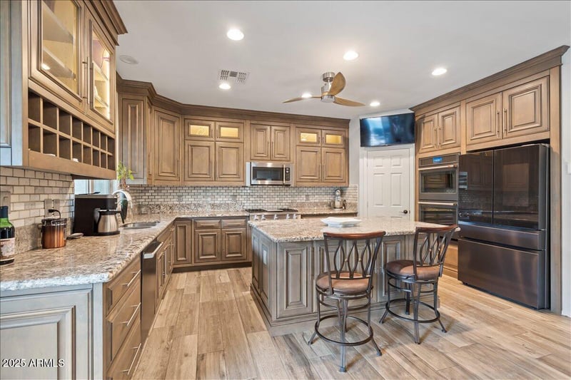 890 Heather Dr, San Tan Valley, AZ 85140