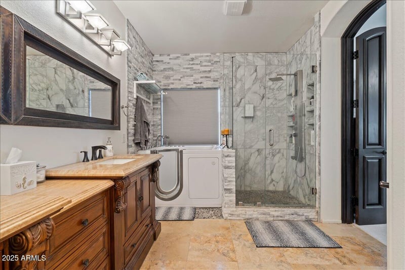 890 Heather Dr, San Tan Valley, AZ 85140