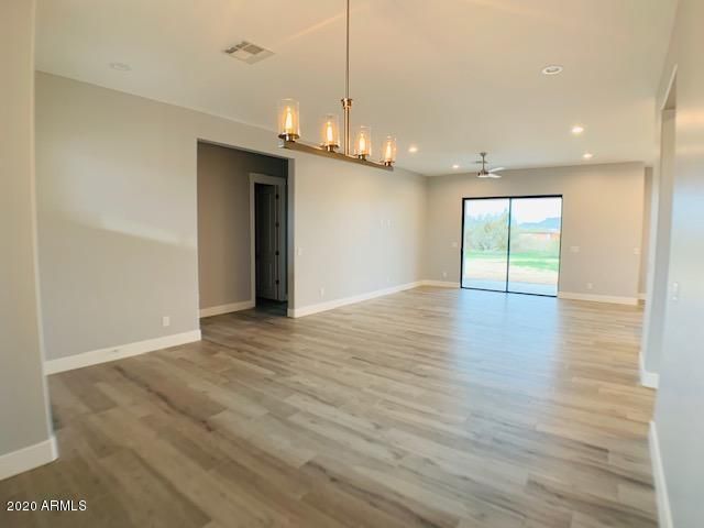 890 W Jordan Ln, Phoenix, AZ 85086