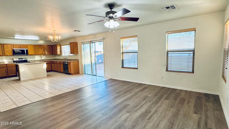 8903 E Plana Ave, Mesa, AZ 85212