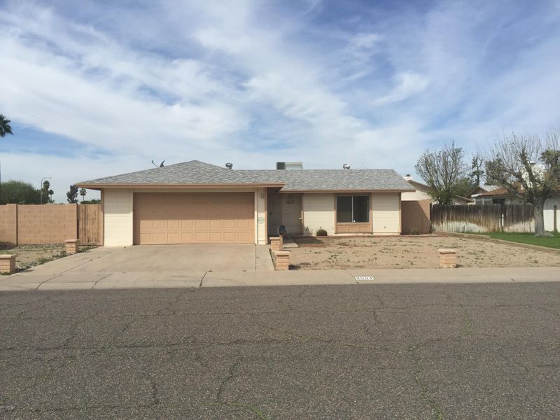 8904 N 55th Dr, Glendale, AZ 85302