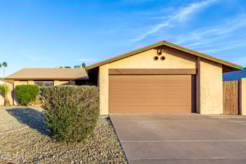 8905 55th Dr, Glendale, AZ 85302