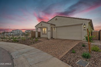 8905 Orange Dr, Glendale, AZ 85305