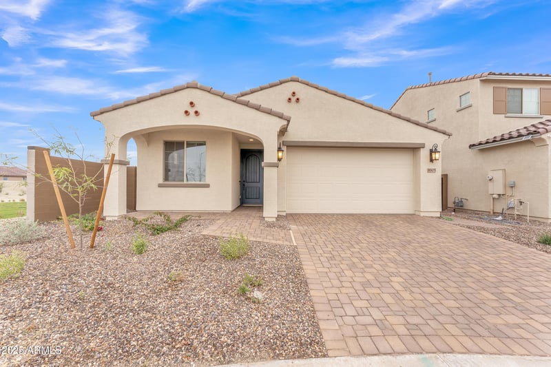 8905 Orange Dr, Glendale, AZ 85305