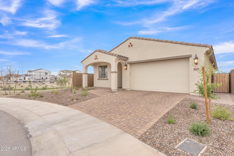 8905 Orange Dr, Glendale, AZ 85305