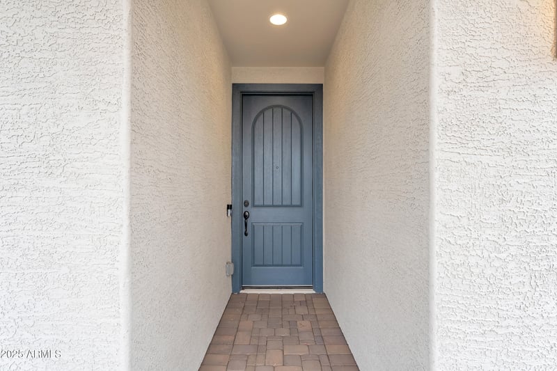 8905 Orange Dr, Glendale, AZ 85305