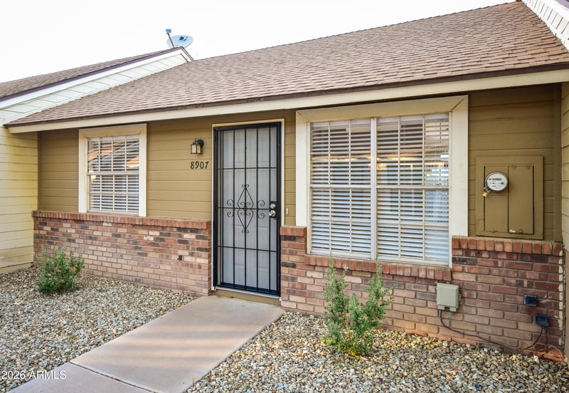 8907 Manzanita Dr, Peoria, AZ 85345
