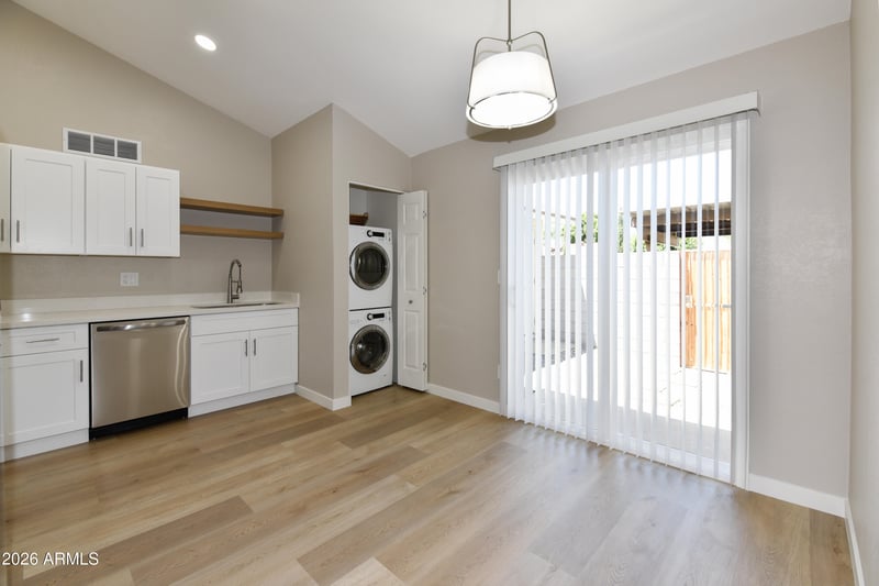 8907 Manzanita Dr, Peoria, AZ 85345