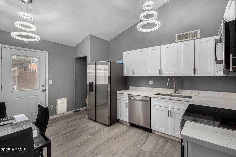 8908 Loma Ln, Peoria, AZ 85345