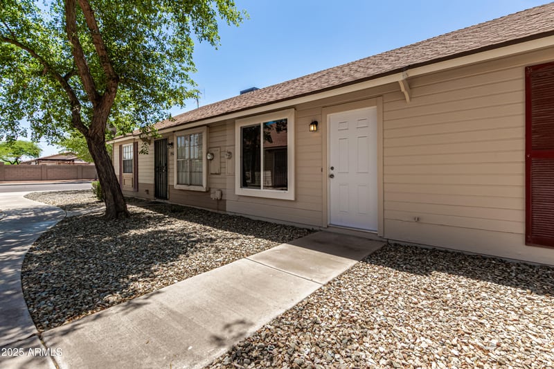 8908 Loma Ln, Peoria, AZ 85345