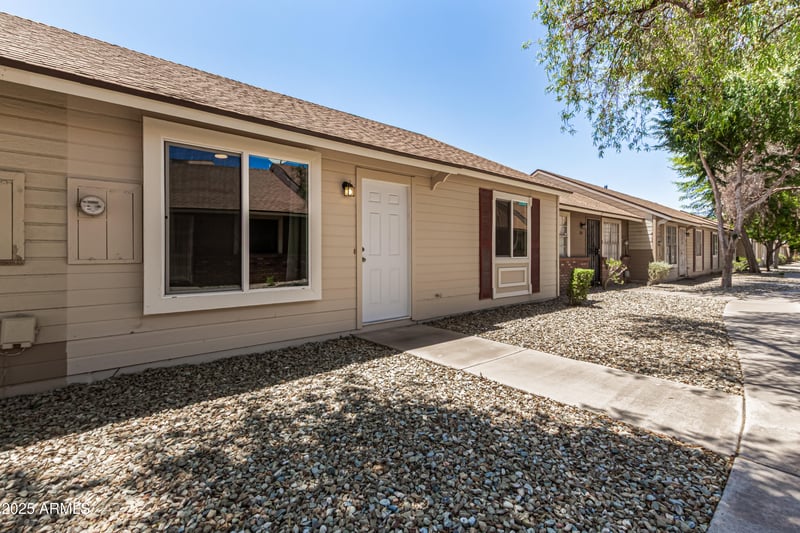 8908 Loma Ln, Peoria, AZ 85345