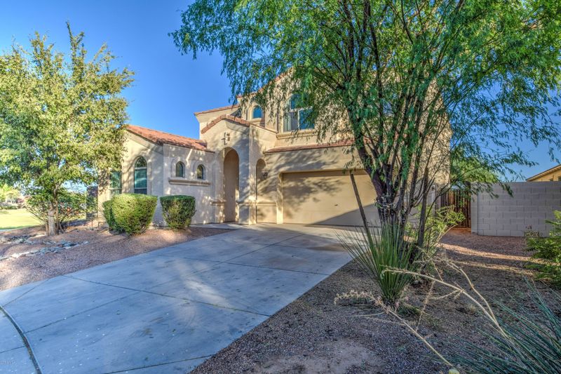 891 E Mule Train Trl, San Tan Valley, AZ 85143