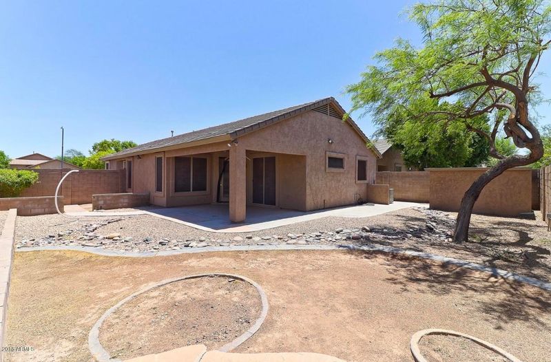8910 N 57th Dr, Glendale, AZ 85302