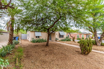 8911 10th St, Phoenix, AZ 85020