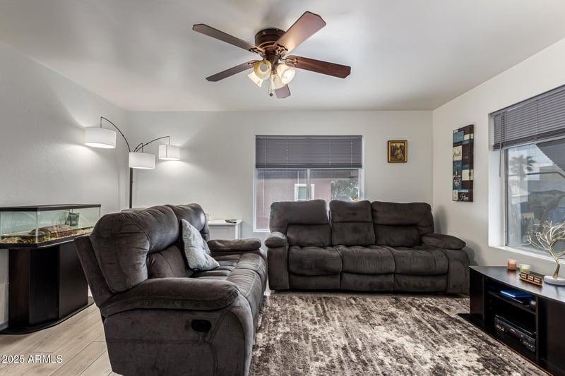 8911 10th St, Phoenix, AZ 85020