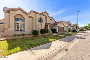 8911 Caribbean Ln, Peoria, AZ 85381