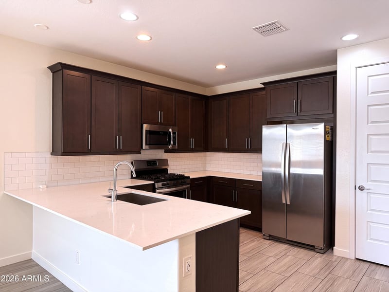 8913 Palo Verde Dr, Glendale, AZ 85305