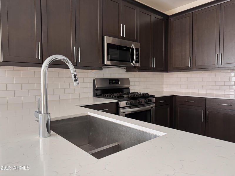8913 Palo Verde Dr, Glendale, AZ 85305
