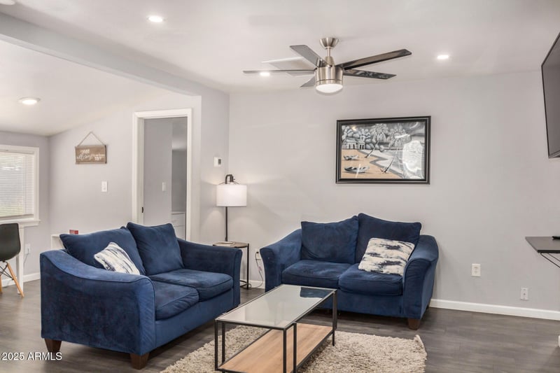 8915 9th Pl, Phoenix, AZ 85020