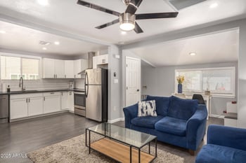 8915 9th Pl, Phoenix, AZ 85020